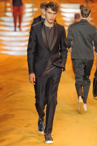 Look 39